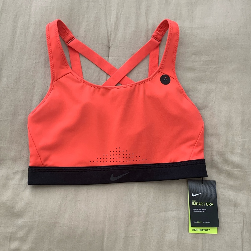 BNWT Nike high impact sports bra medium